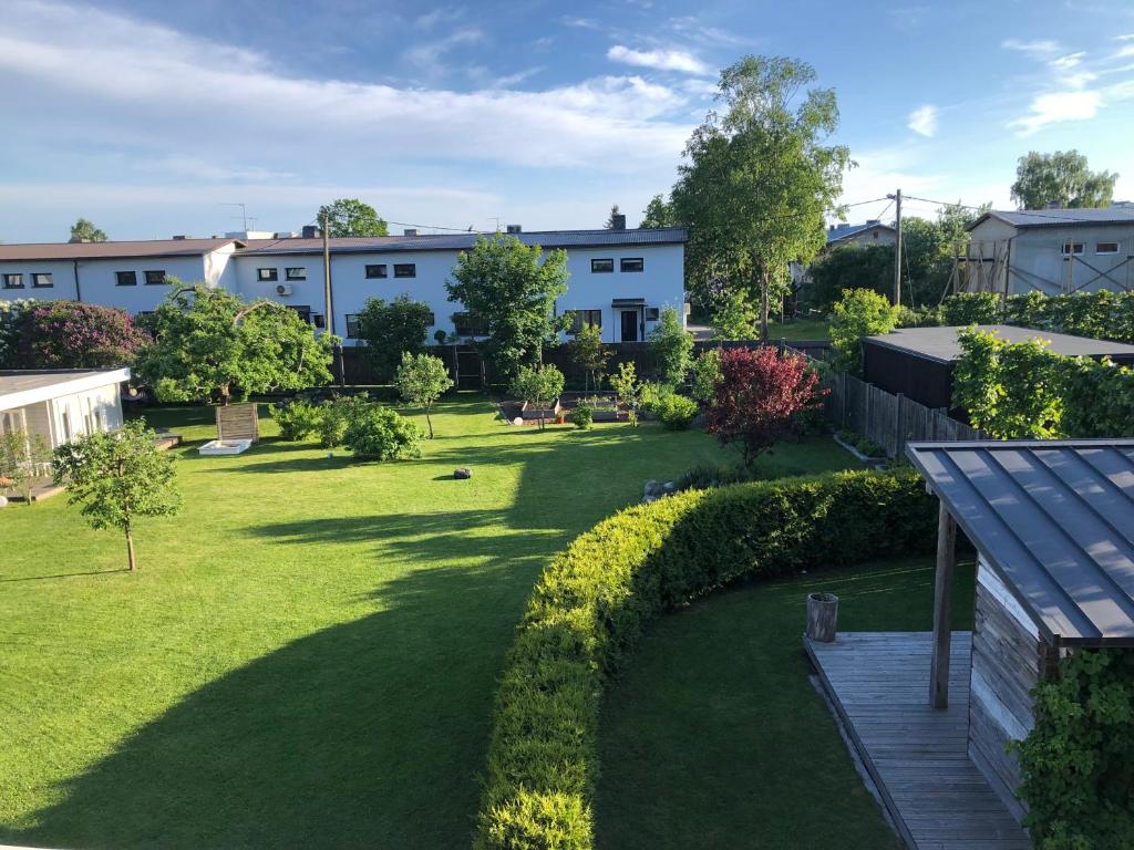 3 rooms – Gardern view